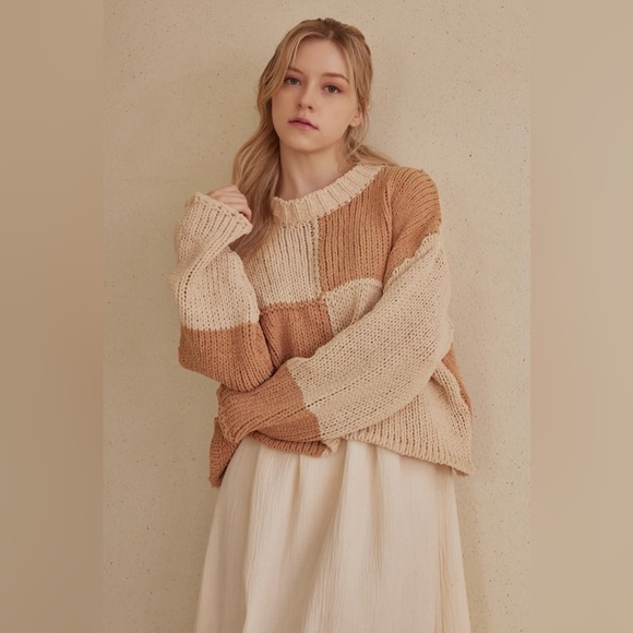 Mello NWOT Colorblock Beige Sweater - Picture 4 of 9